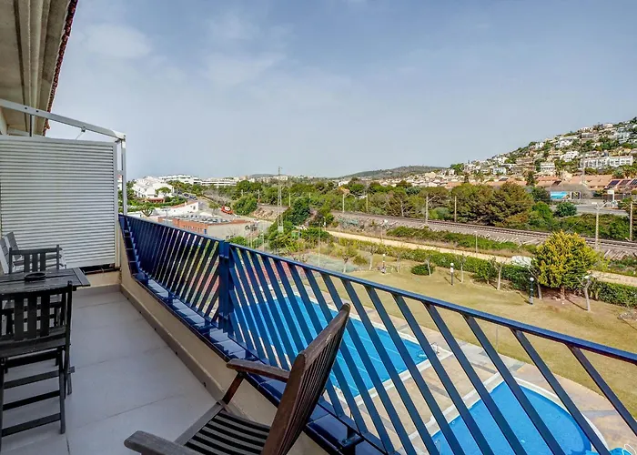 Marina Duplex By Hello Homes 锡切斯