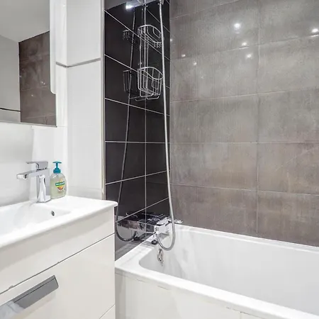 Marina Duplex By Hello Homes